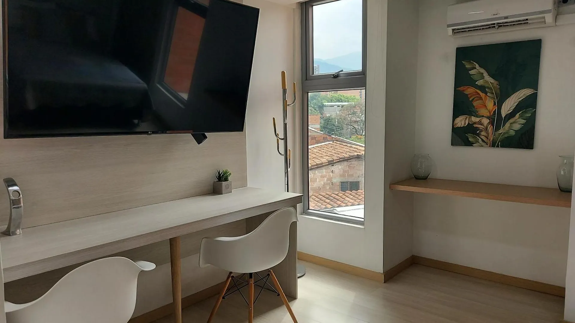Apartment Medellin, Bring Your Toothbrush, In Laureles